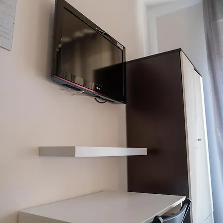 לינה וארוחת בוקר Eulalia Guest House Alghero